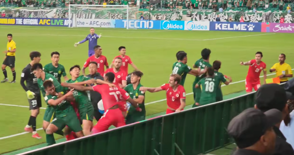 王子铭和河, 在一次球出, 场面十分混