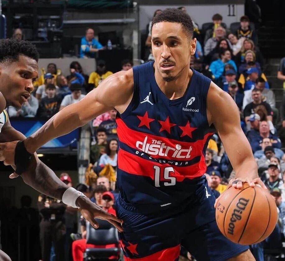 持球投三分, 一个出色的, 遭遇肌腱撕