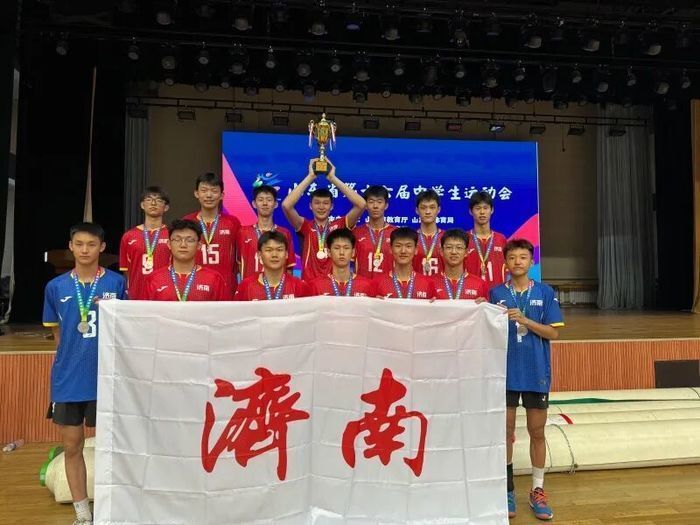 六届中学生, 项目 六届中学生, 项目