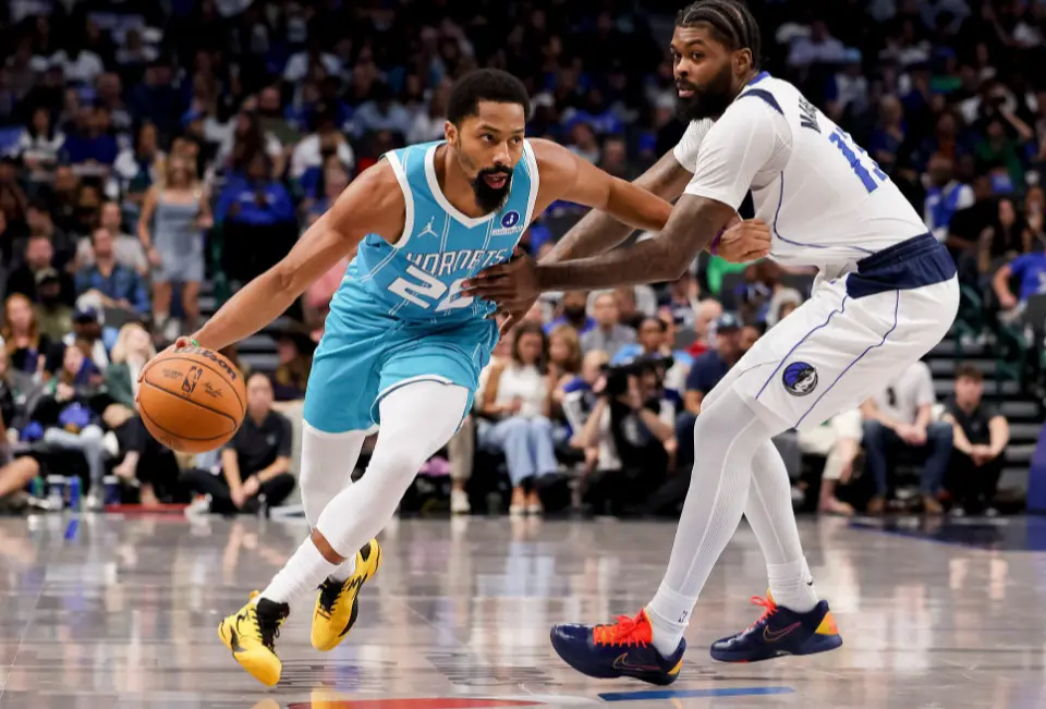 万美元, NBA, 加盟联盟前